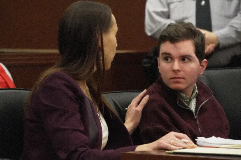 Dan cadena perpetua a asesino adolescente en Carolina del Norte